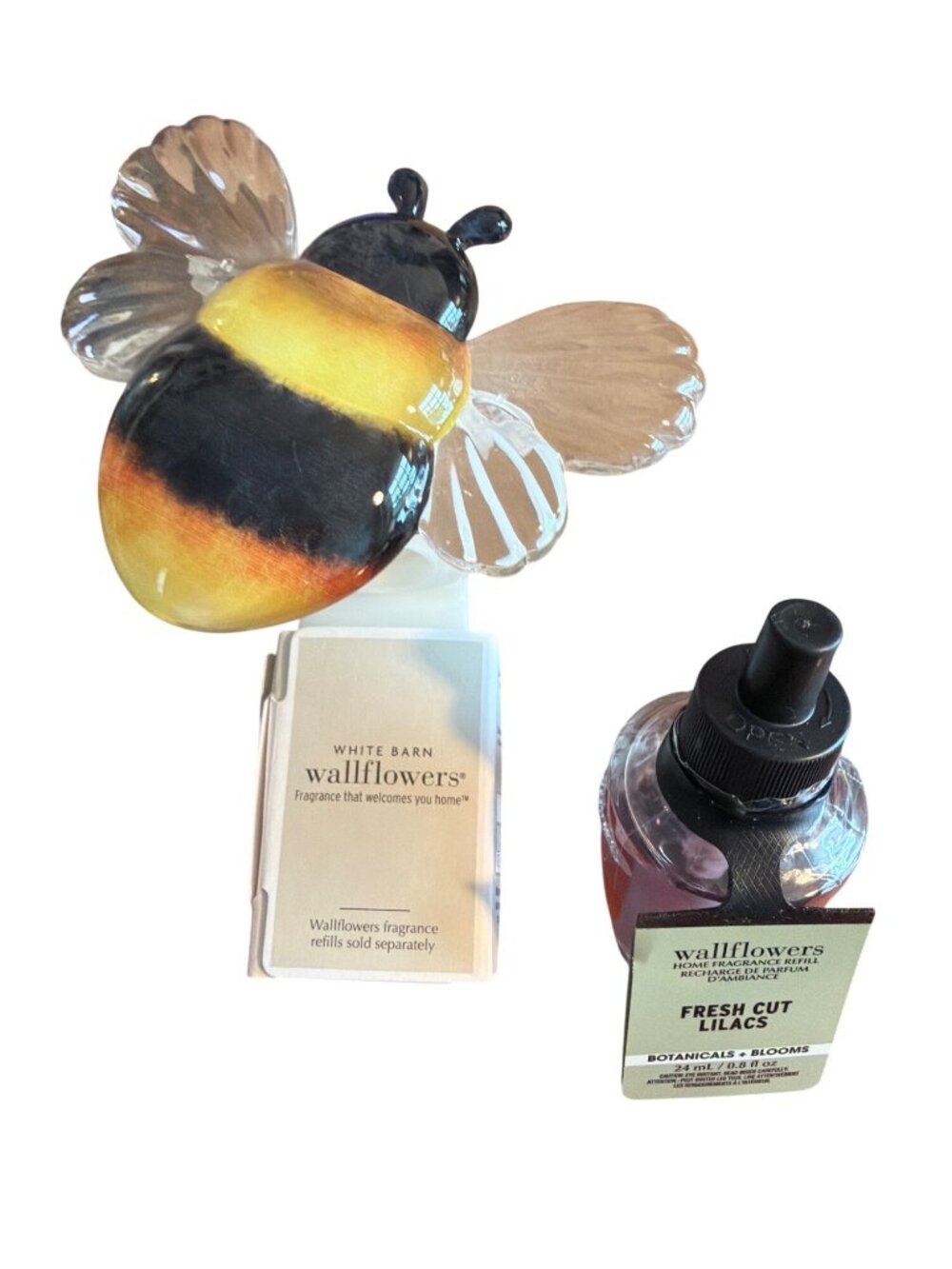 Bath Body Works White Barn Wallflower Bumble Bee Plug In Fresh Cut Lilacs NEW
